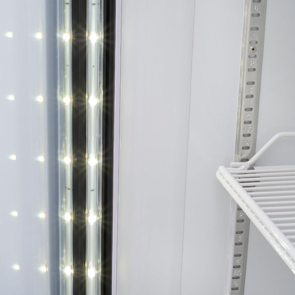 REFRIGERADOR VERTICAL EXHIBIDOR 42 PIES NEGRO | TVC42