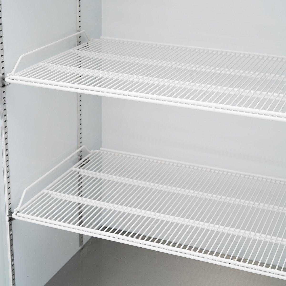 REFRIGERADOR VERTICAL EXHIBIDOR 42 PIES NEGRO | TVC42