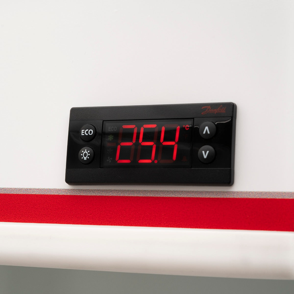 REFRIGERADOR VERTICAL EXHIBIDOR 19 PIES NEGRO | TVC19