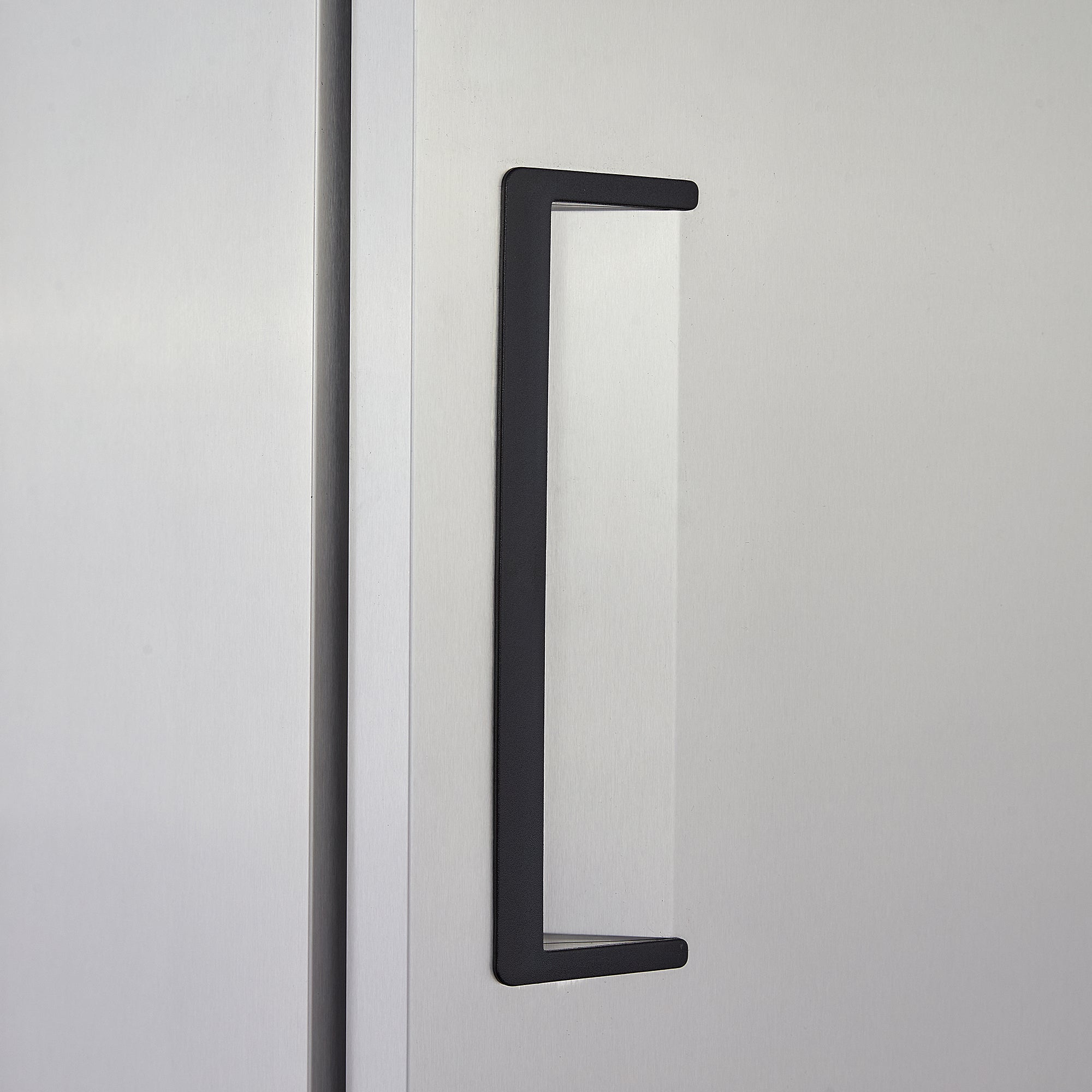 REFRIGERADOR VERTICAL PUERTA SÓLIDA REACH-IN 23 PIES | RVSA-23UI