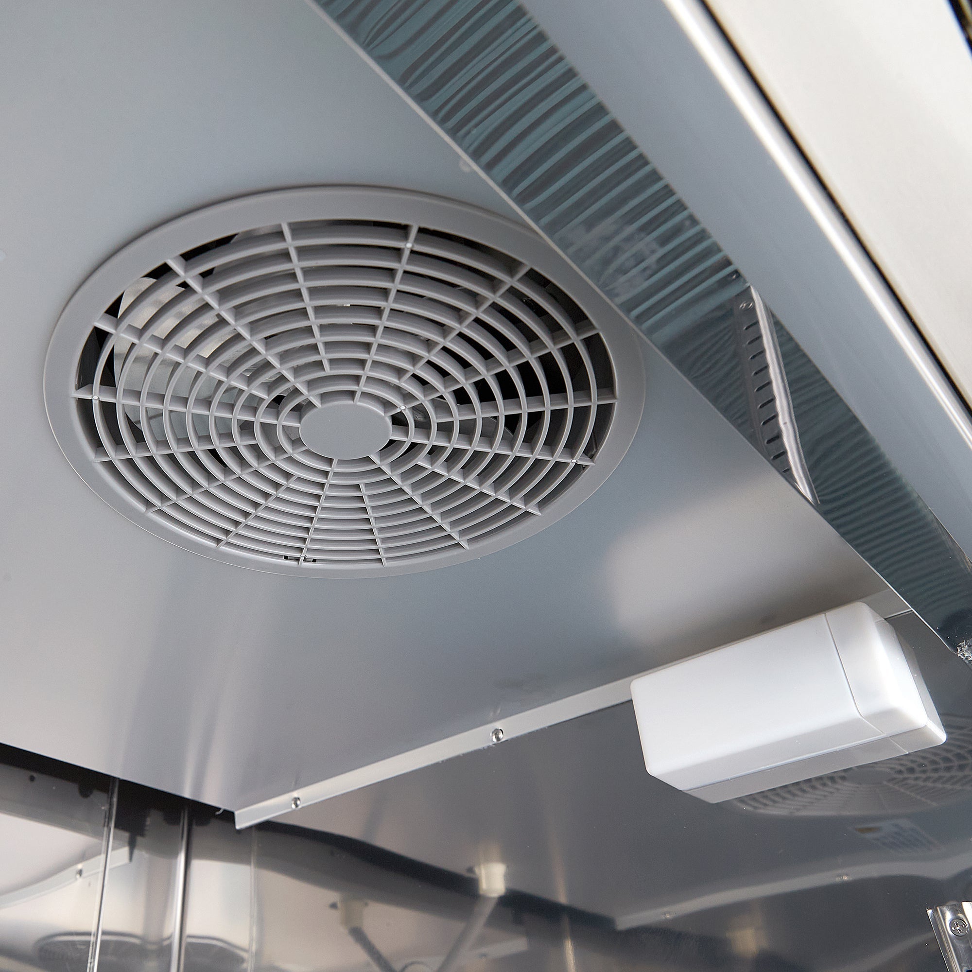 CONGELADOR VERTICAL PUERTA SÓLIDA REACH-IN 23 PIES | CVSA-23UI