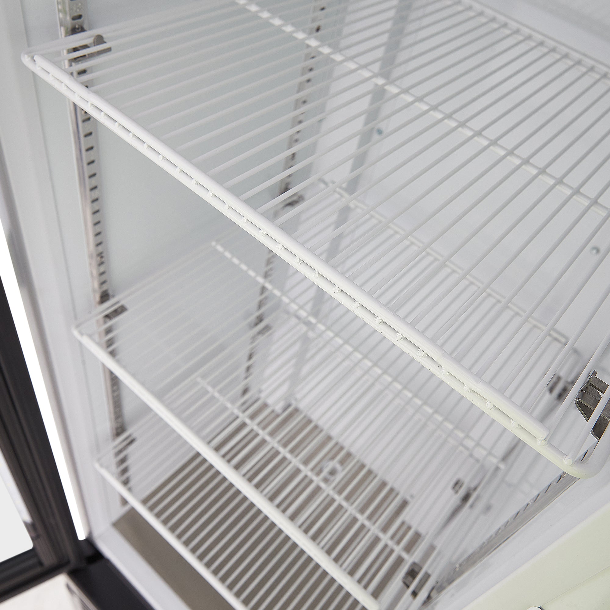 REFRIGERADOR VERTICAL EXHIBIDOR 8 PIES NEGRO | TVC08