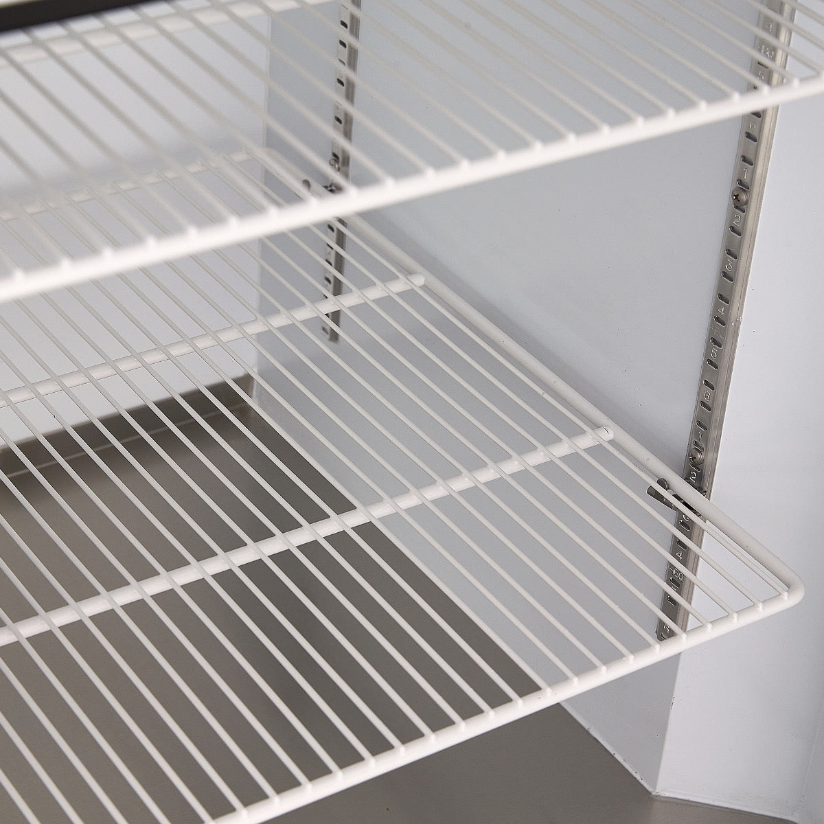 REFRIGERADOR VERTICAL EXHIBIDOR 36 PIES Y 4 PUERTAS | R36L-4P